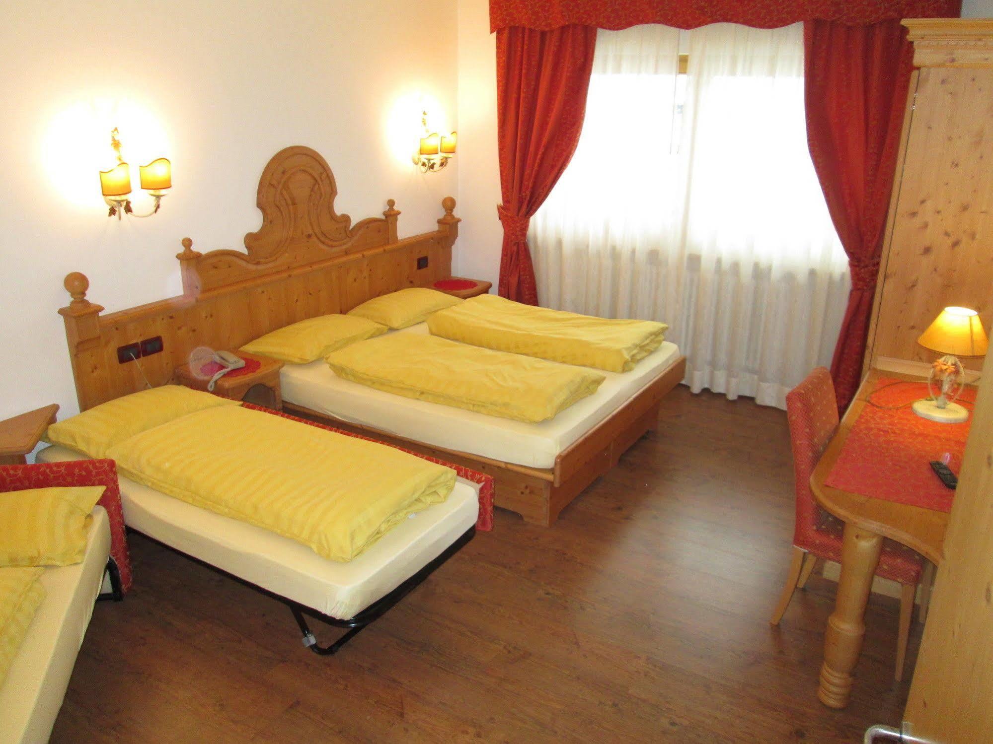 Residence La Moretina Commezzadura Bagian luar foto