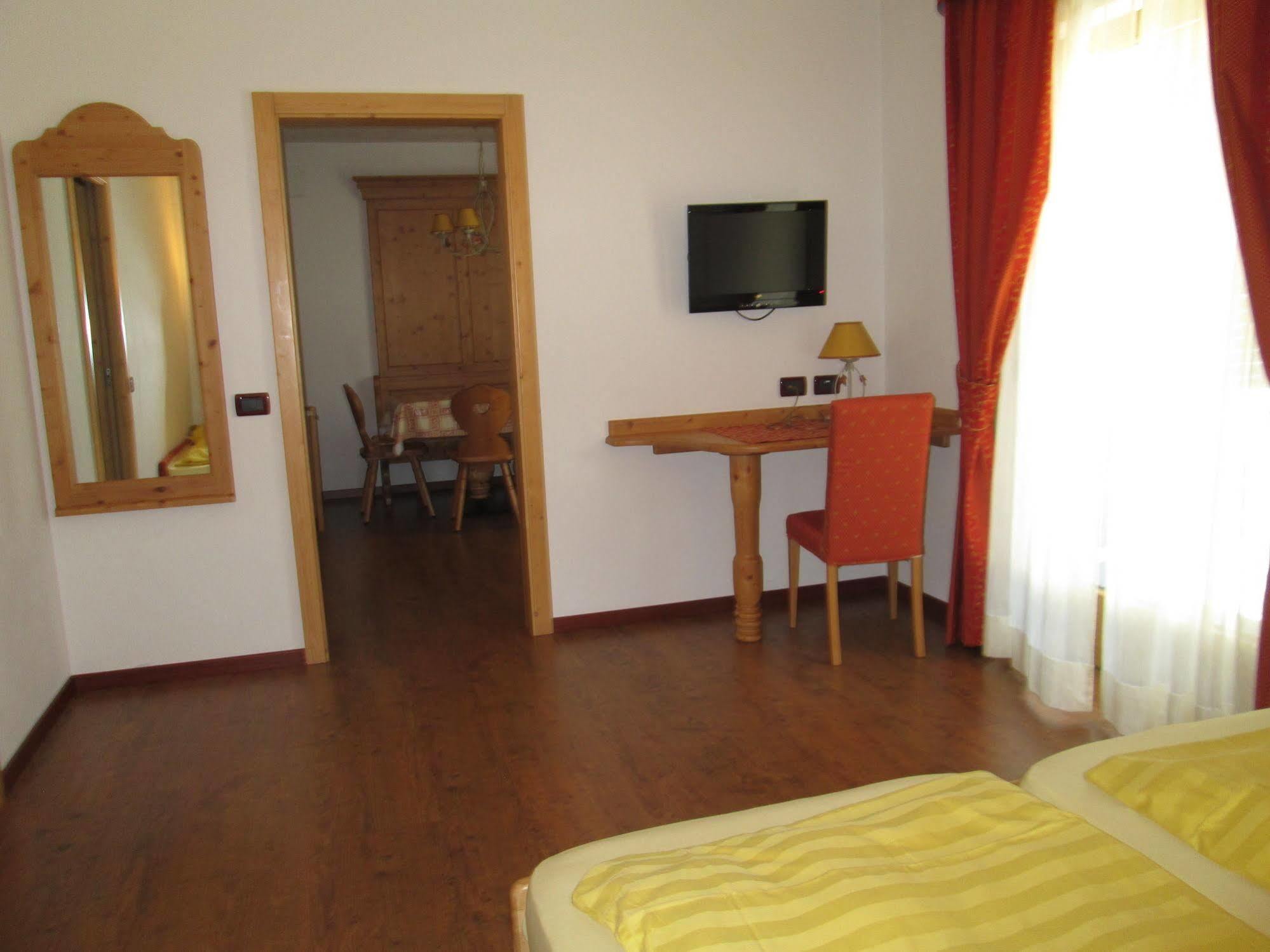 Residence La Moretina Commezzadura Bagian luar foto